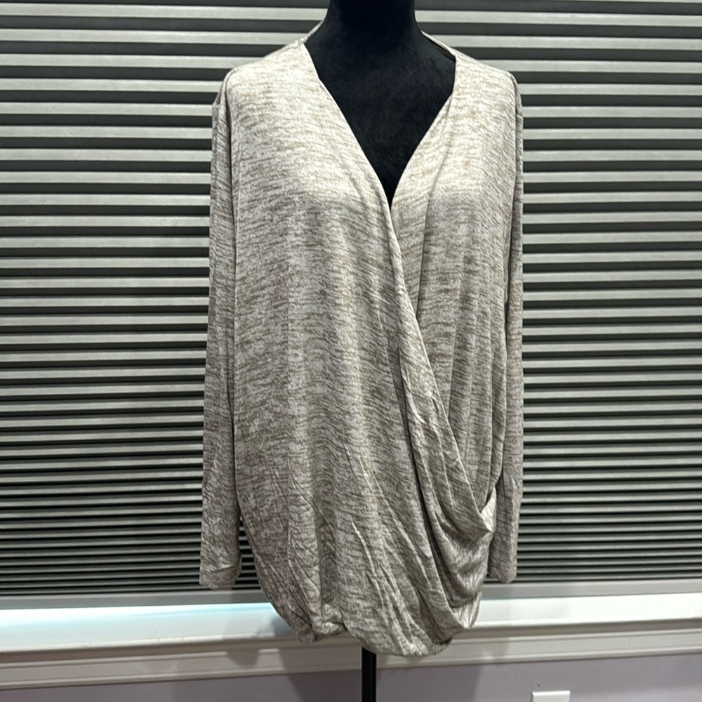 Long crossed sleeves